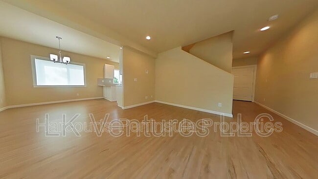 Building Photo - 1803 Windermere Dr NE