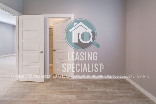 Building Photo - AMAZING NORMAN HOME AVAILABLE TO PRE-LEASE...