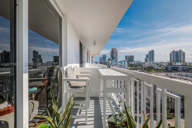 Building Photo - 401 Ocean 903