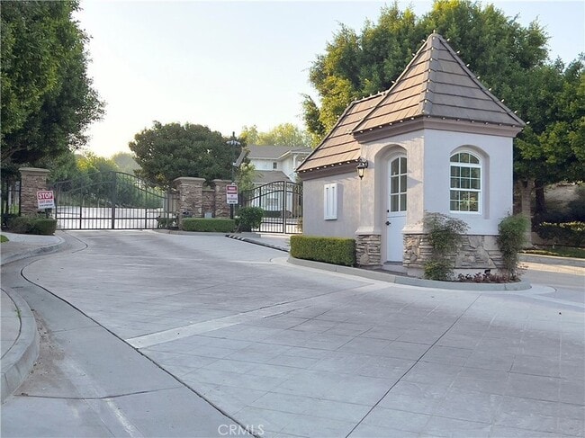 Building Photo - 1461 W Harrison Ave