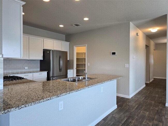 Building Photo - 101 Stellamar Dr
