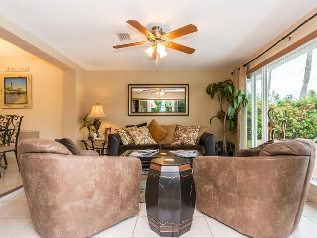 Building Photo - 4930 NE 27th Ave