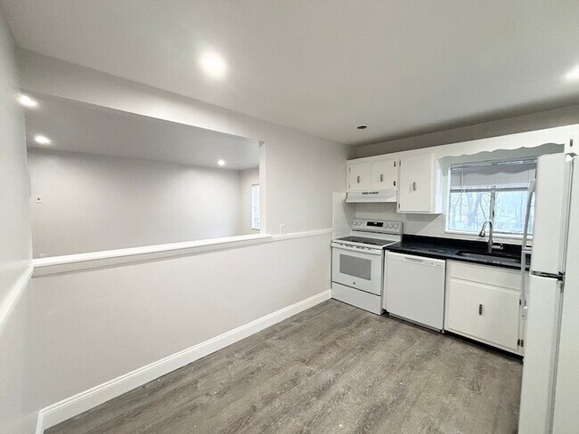 Building Photo - 75 Vine St