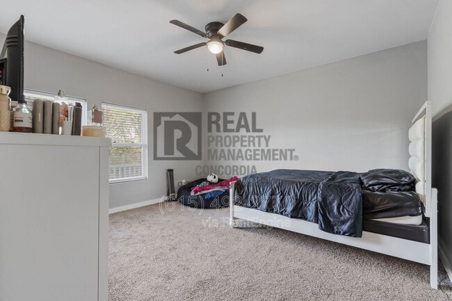 Building Photo - 286 Emily Ln