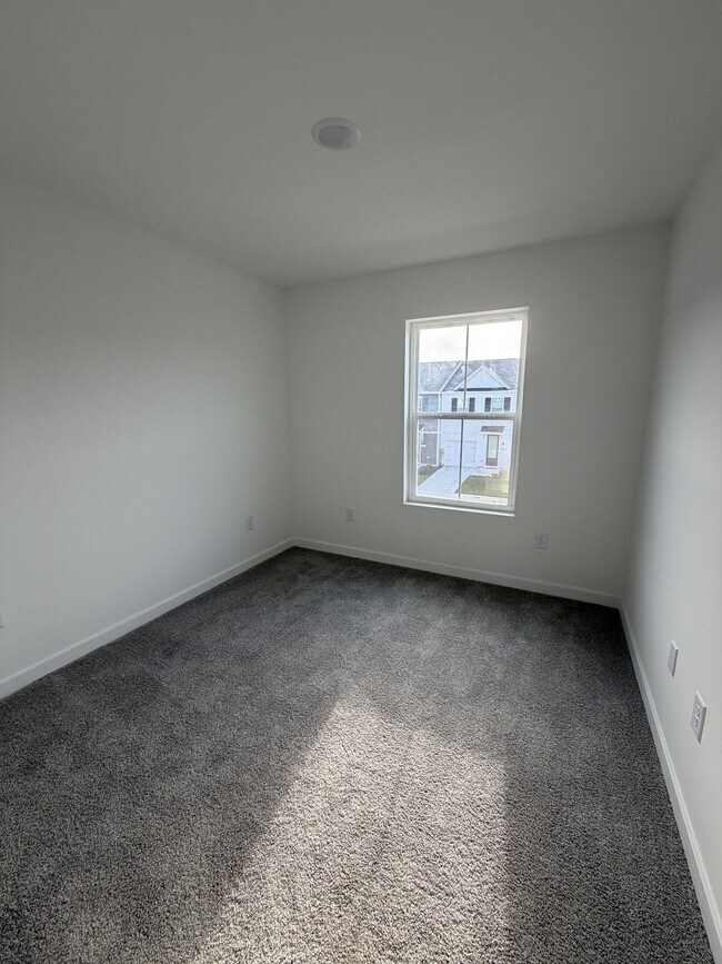 Building Photo - 228 Clement Lp