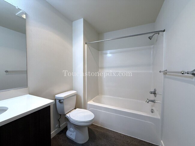 Building Photo - 2nd MONTH RENT FREE! Modern 2 Bedroom, 1.5 Bathroom Apartment