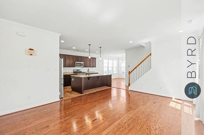 Building Photo - 16921 Thornapple Run
