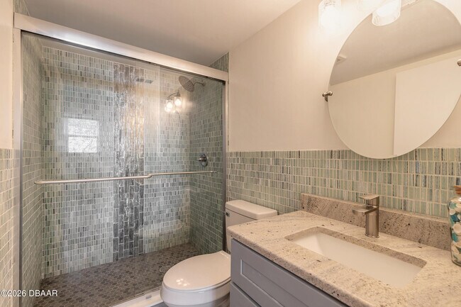 Building Photo - 1224 S Peninsula Dr