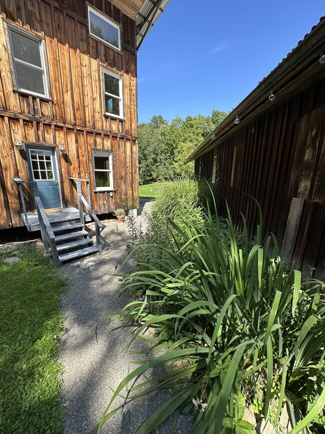 Building Photo - 62 Mt Pleasant Rd