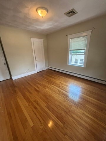 Building Photo - 40 Bellvale St
