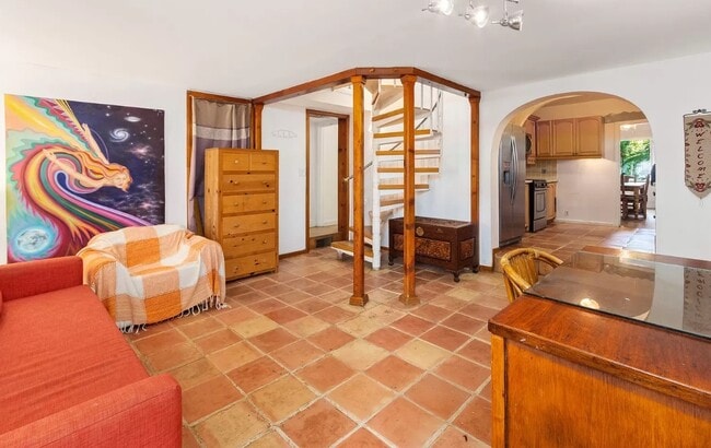 Den - 3110 Highland Ave