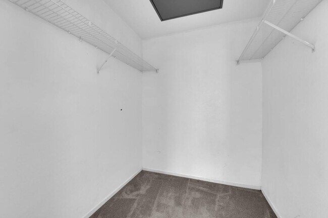 Building Photo - 5710 E Tropicana Ave