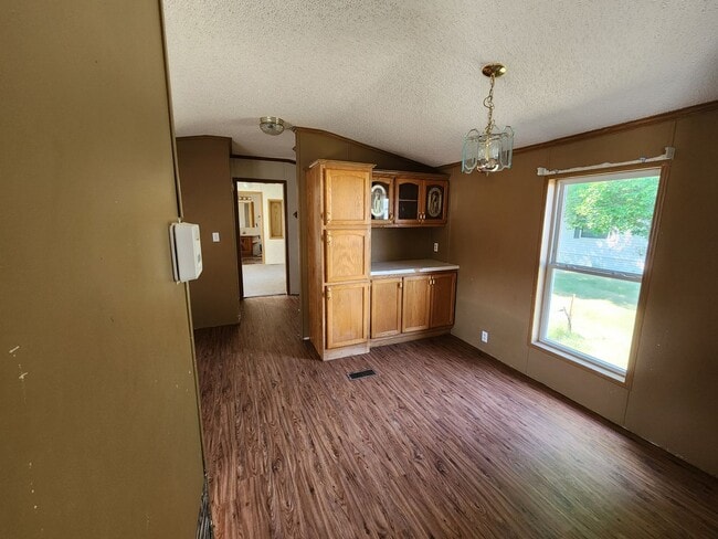 Building Photo - 3bd/ 2ba Mobile Home w/ Central Air