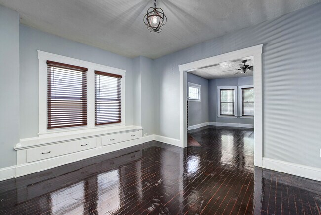 Building Photo - 1292 Fry Ave