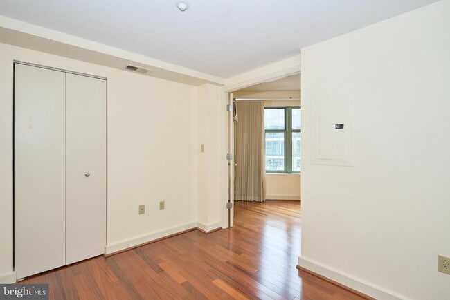 Building Photo - 1150 K St NW