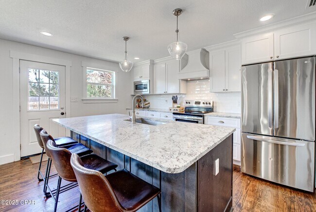 Building Photo - 307 N Palo Alto Ave