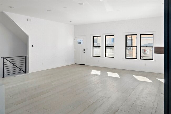 Building Photo - 21 Woodbine St