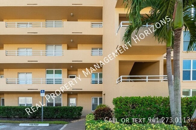 Building Photo - 3750 Pinebrook Cir