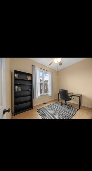 Building Photo - 1627 Dolman St