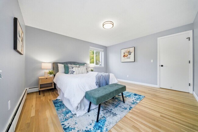 Building Photo - 8 Radcliffe Rd