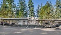 Building Photo - Mill Creek 3 Bedroom Corner unit Condo