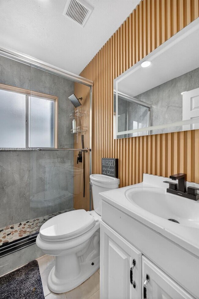 Building Photo - 14610 SW 145th Pl