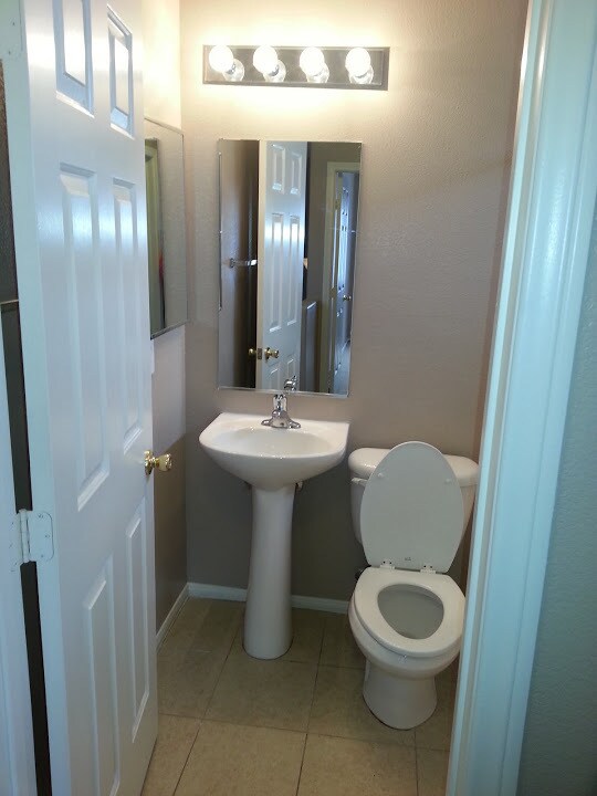 Building Photo - Beautiful 2 Story 2 Bedroom Home!