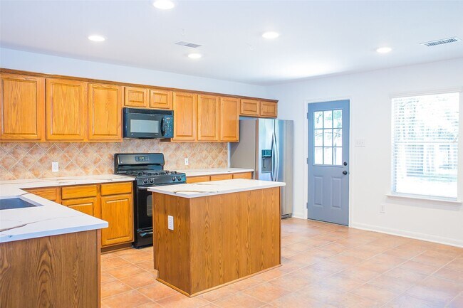 Building Photo - 91 Genesee Ridge Dr