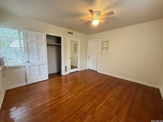 Building Photo - 374 Meredith Dr