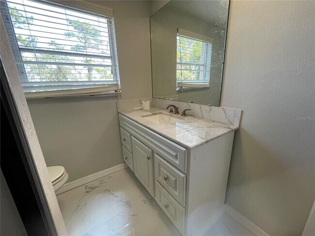 Building Photo - 1657 N Chickasaw Trail