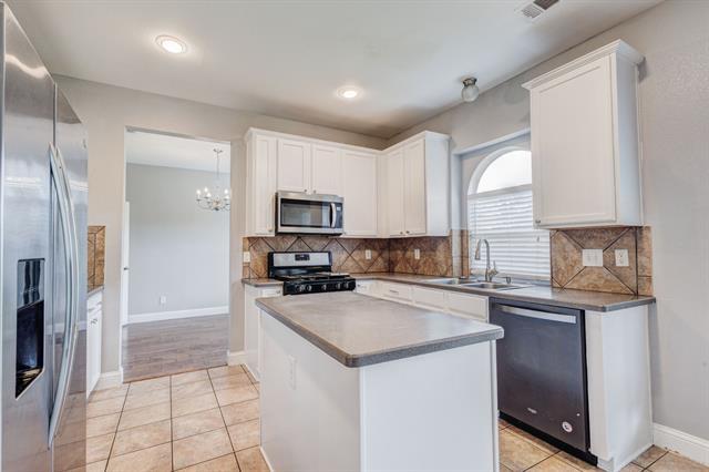 Building Photo - 6107 Lakecrest Dr