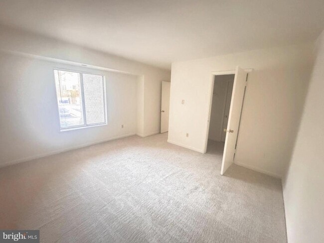 Building Photo - 8865 Roll Right Ct