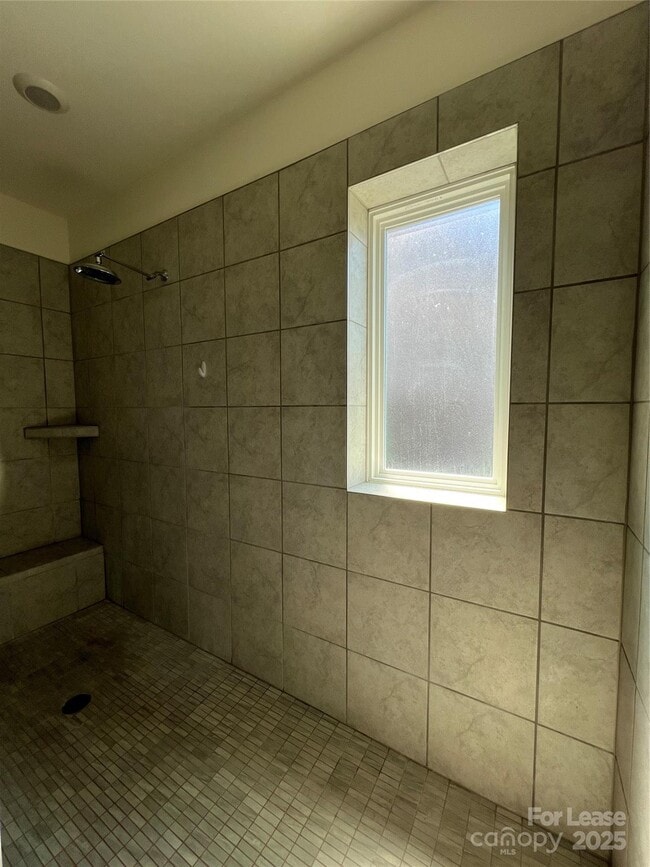 Building Photo - 1024 Argentium Way