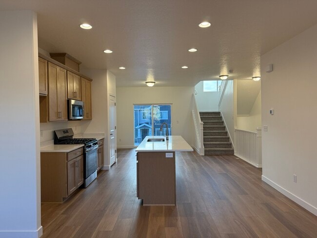 Building Photo - 515 S 800 W