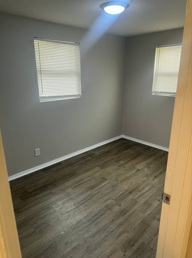 Building Photo - 129 Hamilton Ct