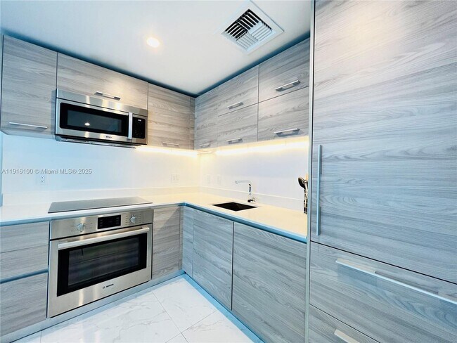 Building Photo - 1300 S Miami Ave