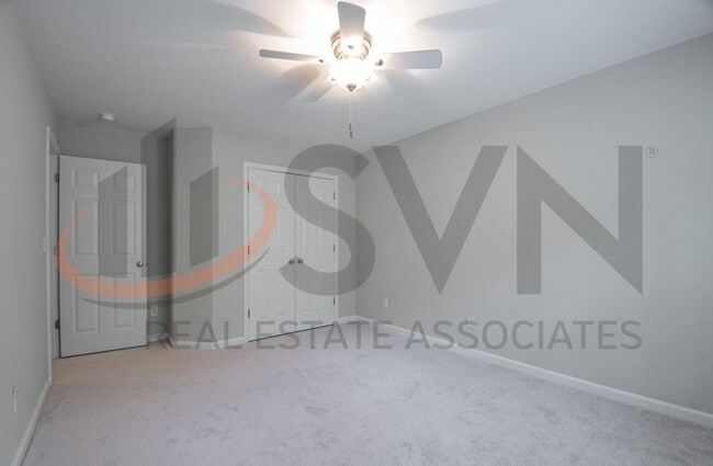 Building Photo - 3 Bedroom / 2.5 Bath in South Durham Neighborhood!