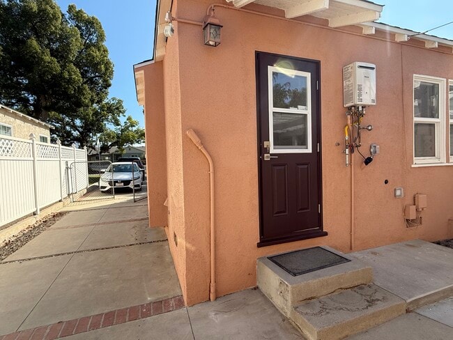 Building Photo - 431 N Catalina St