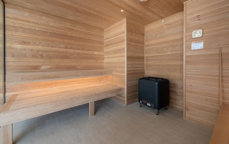 Building Photo - 488 NE 18th St