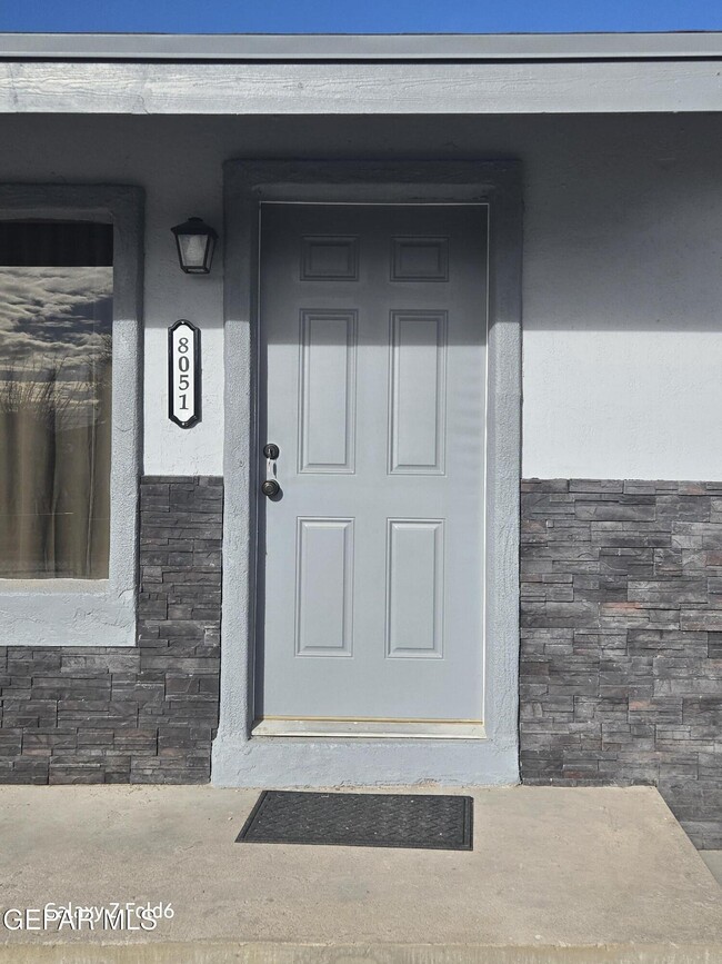 Building Photo - 8051 Algerita Ct