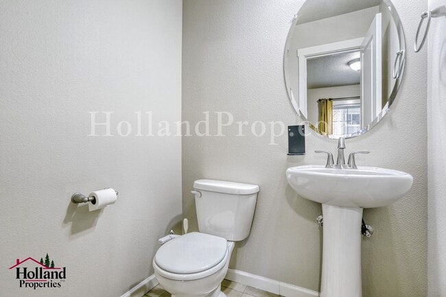 Building Photo - Well designed 2 bedroom home in Beaverton