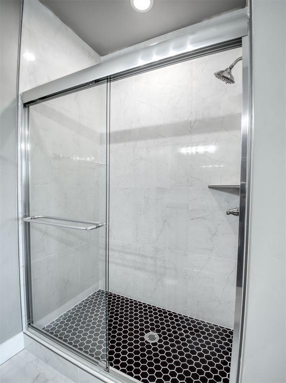 Building Photo - 609 Abadan Dr