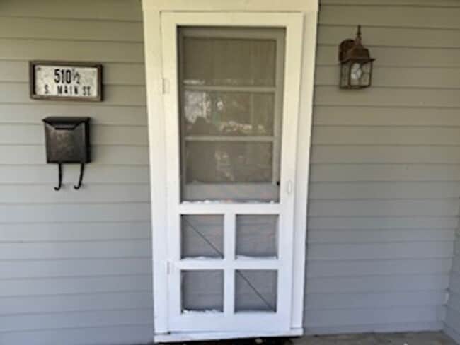 Building Photo - Guest House on Main Street