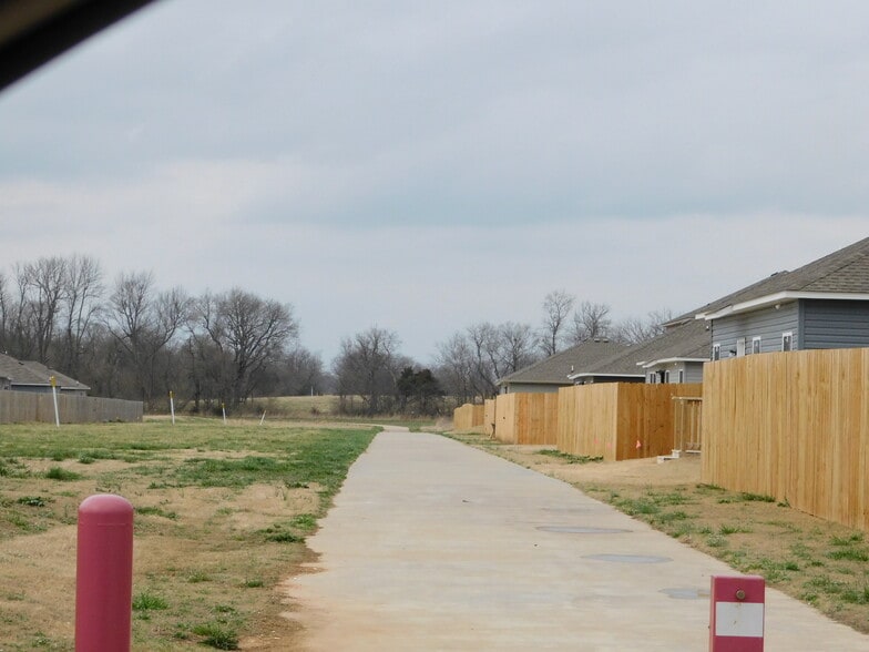 Great walking trails - even a community garden! - 5074 W Claxton Circle