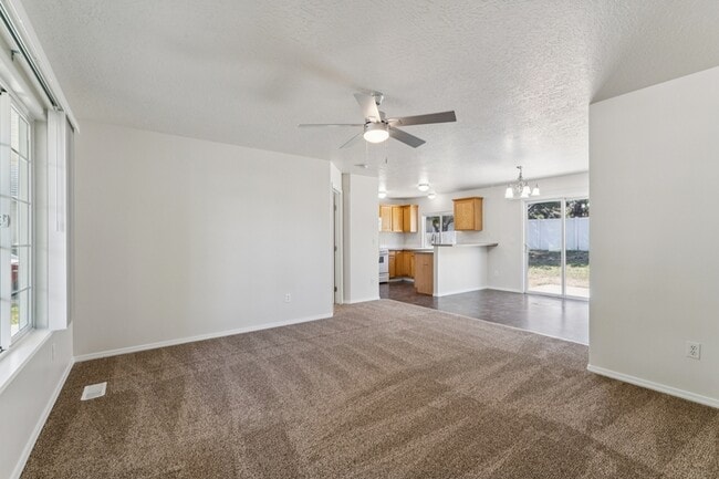Building Photo - 123 Chapparosa Ct E