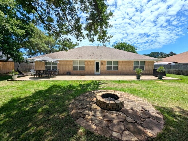 Building Photo - 9332 Vandivere Dr
