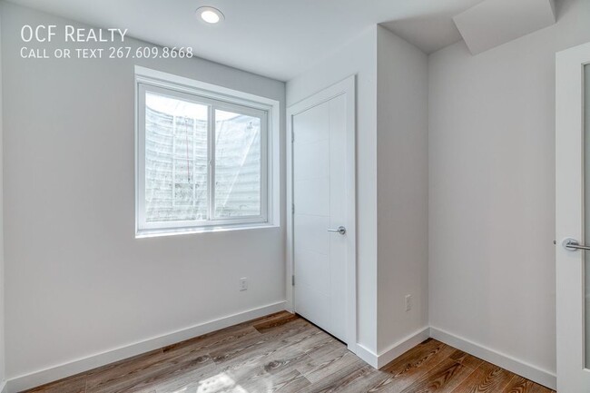 Building Photo - West Philadelphia Two Bedroom Apartment