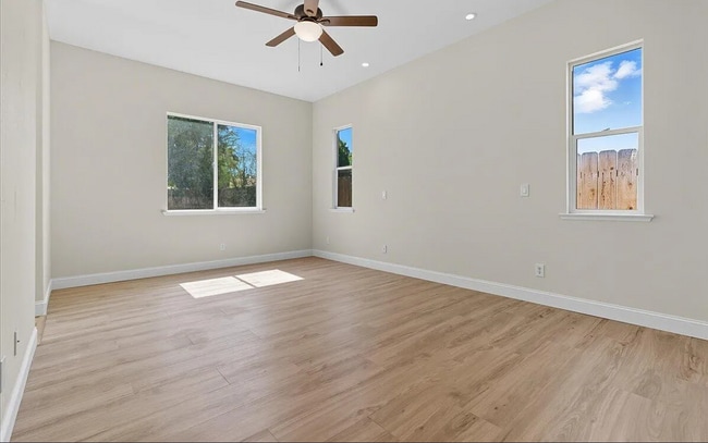 Building Photo - 1277 Paradise Loop