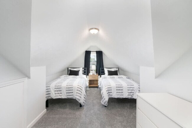 Building Photo - 7906 Lanyard Dr