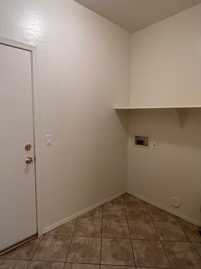 Building Photo - Gilbert 4Bed-2Bath Single Story House for Rent - RV Gate